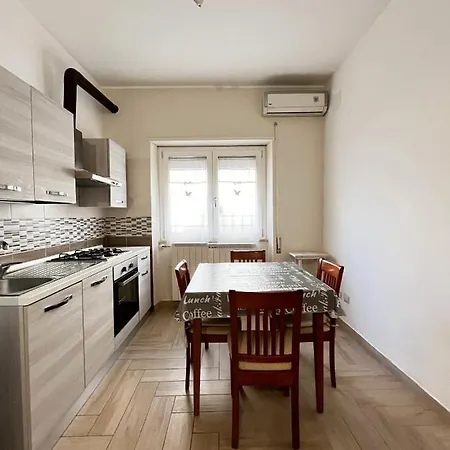Apartamento Piano Terra Centro Mare